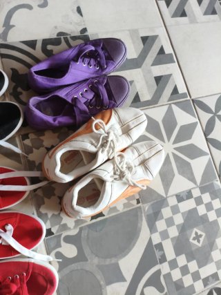 Lote de zapatillas deportivas variadas
