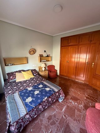 Habitacion en silla vlc solo chica