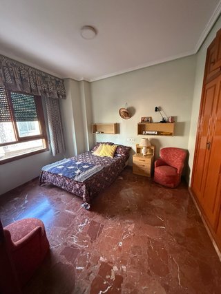 Habitacion en silla vlc solo chica
