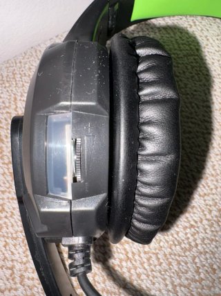 4 Auriculares con 4 Cargadores