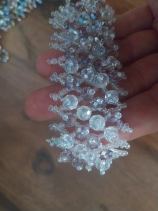 Lote 3 pulseras de cuentas, falsas perlas y piedra
