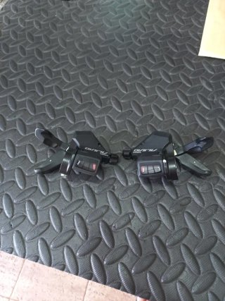 Pulsadores Shimano Alivio 3x9v