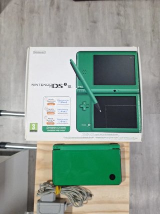 Nintendo DSi XL Verde con Accesorios