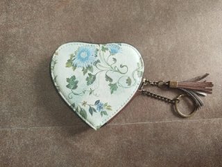 Monedero con forma de corazón