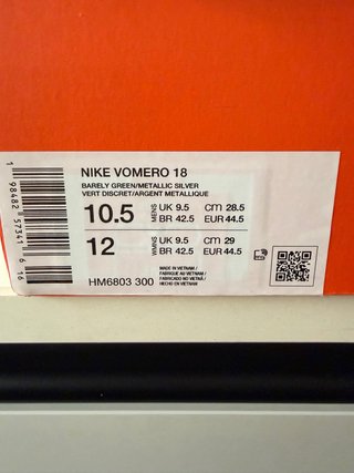 Nike Vomero 18 HM6803-300 Talla 44.5 Nuevas