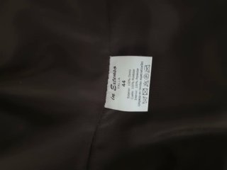 Chaqueta de piel marrón con cuello