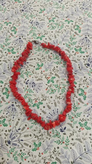 Collar antiguo coral y cierre plata