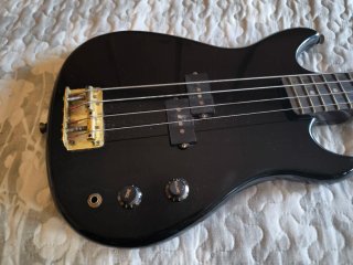 Bajo Eléctrico Negro