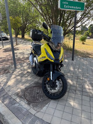 Honda X-ADV 750 2025- 7.300 km