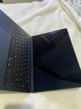 MacBook M2 8 core CPU/GPU 8GB RAM