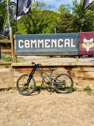 Commencal Supreme DH v4 2022