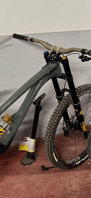 Commencal Supreme DH v4 2022