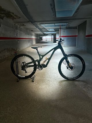 Commencal Supreme DH v4 2022