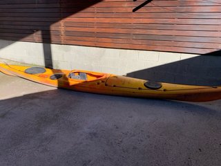 Kayak amarillo