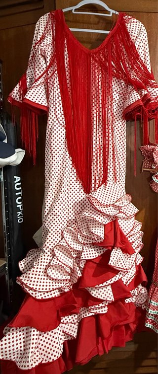 Traje de Flamenca con Lunares Rojos