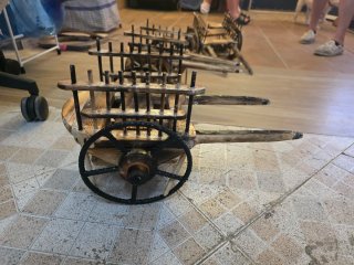 Carro artesanal de madera