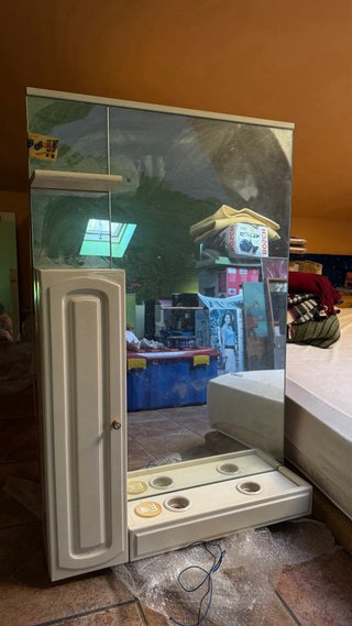 Mueble de baño con espejo