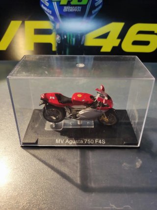 Maqueta MV Agusta 750 F4S