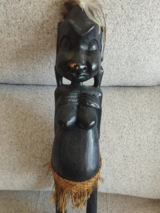 Figura de madera tallada