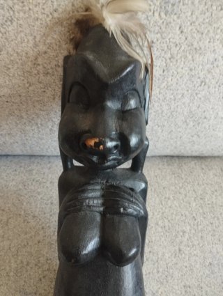 Figura de madera tallada