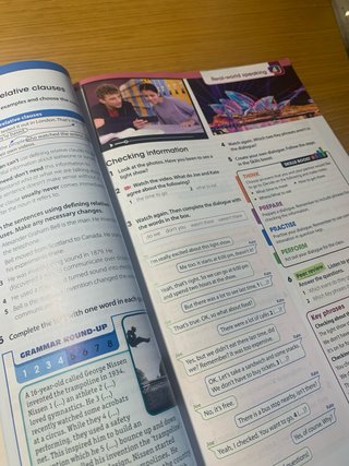 INFLUENCE TODAY 3 Student's book: libro de text...