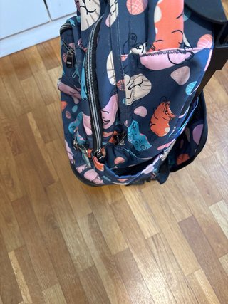 Mochila Totto con ruedas y estampado
