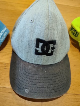 Lote Zapatillas y Gorras Usadas