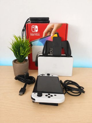 COMPLETA!! Nintendo Switch OLED Blanca.