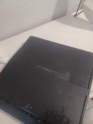 Consola PlayStation 3 Negra con 1 mando y 3 juegos