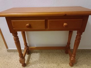 Mesita de entrada de madera