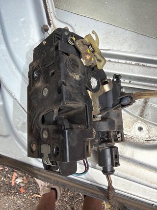 Cerradura Seat Toledo MK2 Trasera Izquierda