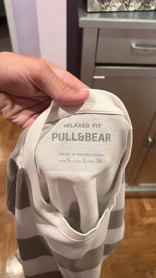 Camiseta Pull&Bear rayas beige y blanco