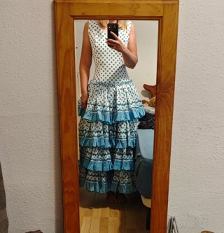 Traje de Flamenca con lunares azul y blanco