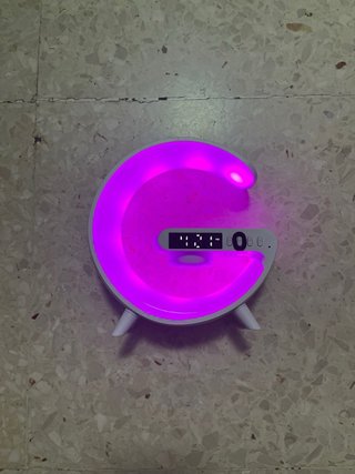 Mini altavoz Bluetooth. Con luces LED. Y Radio FM.