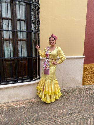 Traje de flamenca amarillo