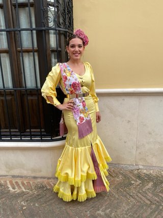 Traje de flamenca amarillo