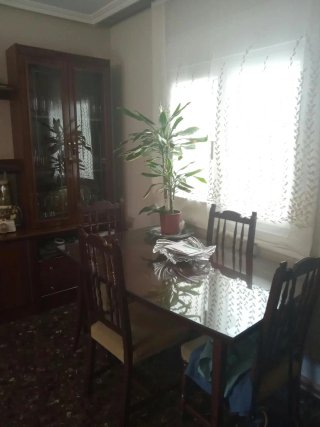 Mueble salón, mesa y sillas comedor