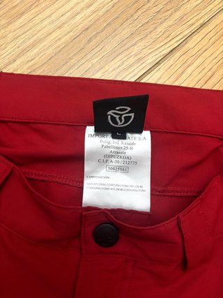 Pantalones cortos Ternua rojos