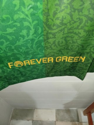 Camiseta de fútbol nueva con etiqueta talla XL