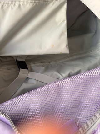 Maleta Kipling lila con ruedas