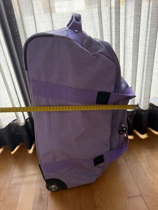 Maleta Kipling lila con ruedas