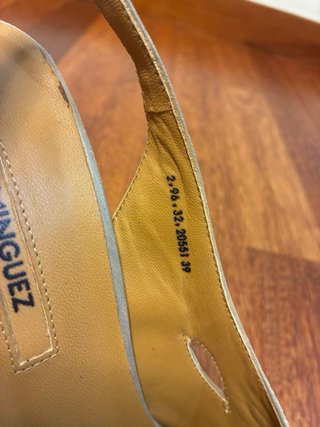 Zapatos tacón Adolfo Domínguez piel gris talla 39