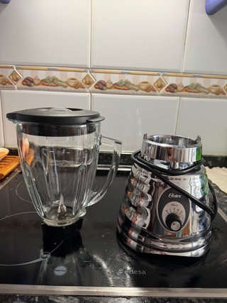 Licuadora Oster Clásica Cromada