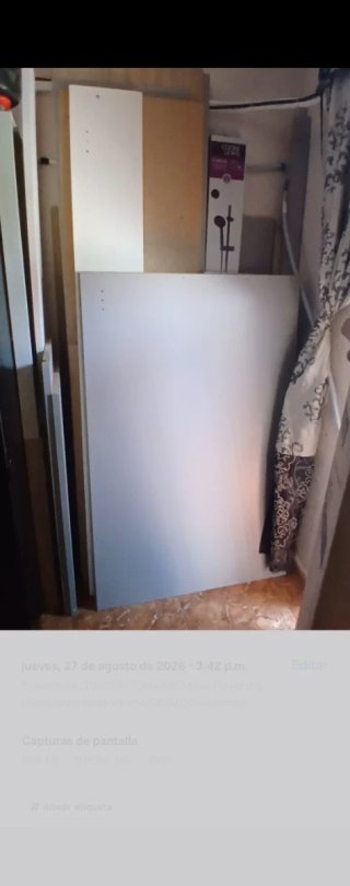 Armario blanco de madera