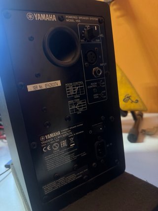 Coppia Monitor Studio Yamaha HS5 + Pad Isolanti