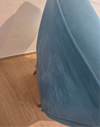 Sillón orejero azul