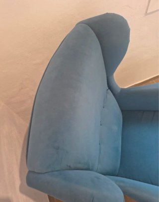 Sillón orejero azul