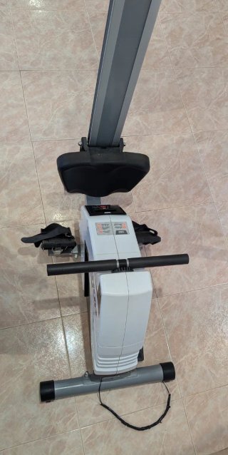 Máquina de remo plegable BH AQUO poco uso