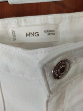 Pantalón blanco Mango