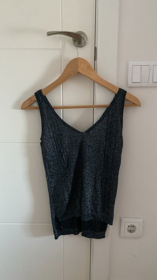 Camiseta tirantes brillante negra y plateada
